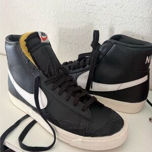 Nike Black and White Men's Sneakers